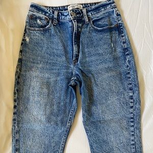 A&F The Mom High Rise (Curve Love)